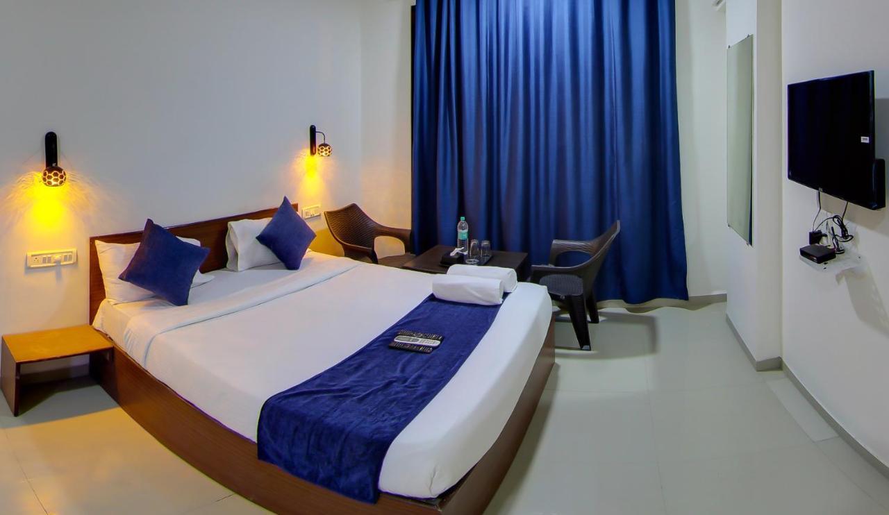 Hotel Rain Sky Inn 로나발라 외부 사진