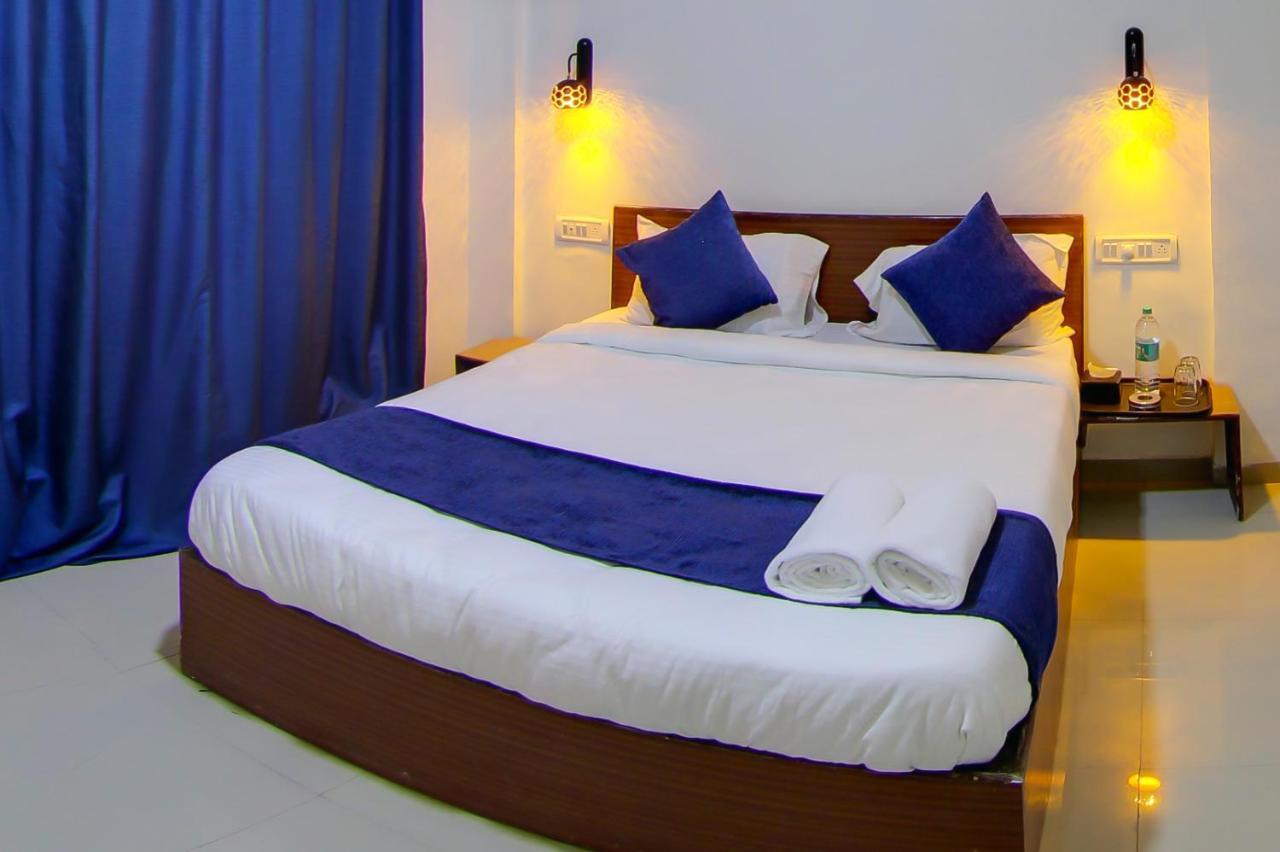 Hotel Rain Sky Inn 로나발라 외부 사진